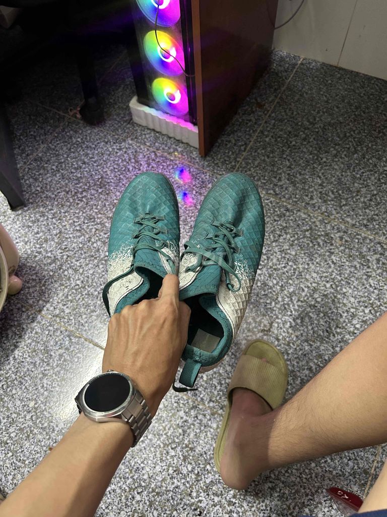 Giày đá bóng AKKA Nam size 41 Xanh ngọc. Mua bán Đồ thể thao, Dã ngoại tại Quận Ngũ Hành Sơn Đà Nẵng được đăng bởi Tran Quang Linh hình 1