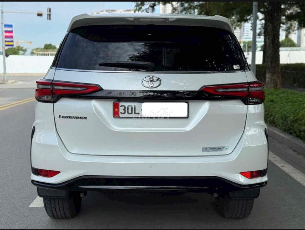 Toyota Fortuner 2024 (full dầu) lăn bánh 1vạn km. Mua bán Ô tô tại Quận Cầu Giấy Hà Nội được đăng bởi TRUNG HIẾU AUTO hình 3