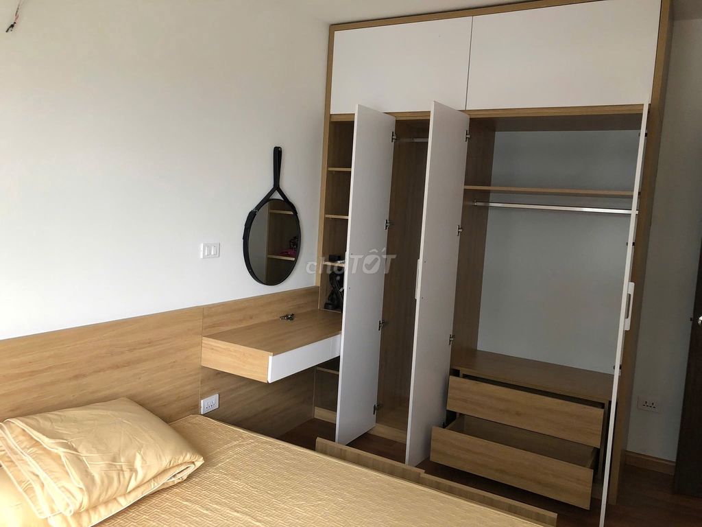 Квартира с 2 спальнями и мебелью Intracom Nhật Tân