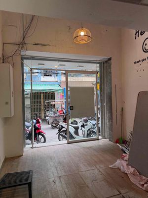 nhà 3 PHÒNG NGủ 4x10 lý thái tổ. hẻm xe hơi