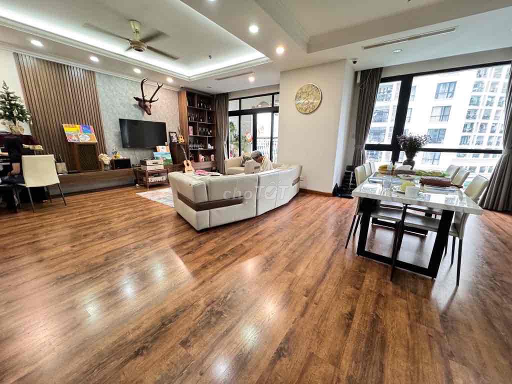 Bán căn hộ Chung Cư cao cấp sát Royal city DT 109m , Giá chào 78tr/m