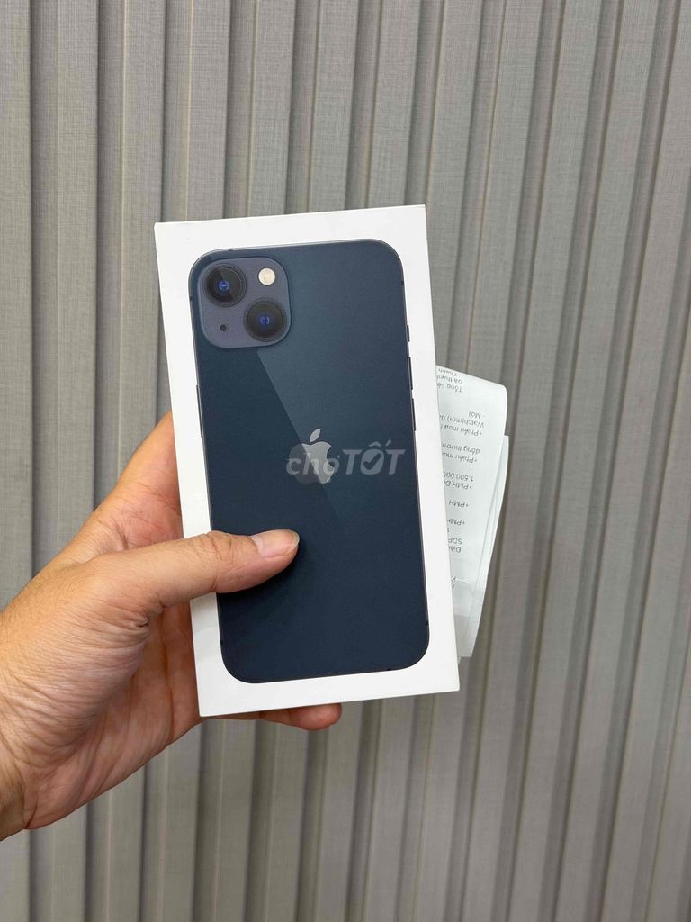 iPhone 13 128GB Đen Mới VN New Seal 100 Bh 12T. Mua bán Điện thoại tại Quận Ninh Kiều Cần Thơ được đăng bởi Quý Mobile Cần thơ hình 1