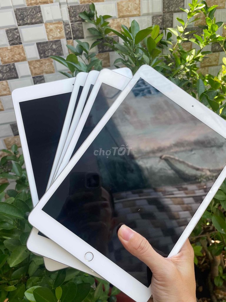 iPad Gen 7 , nguyên zin 🔋 100%. Mua bán Máy tính bảng tại Quận Tân Bình Tp Hồ Chí Minh được đăng bởi Nam SG hình 1