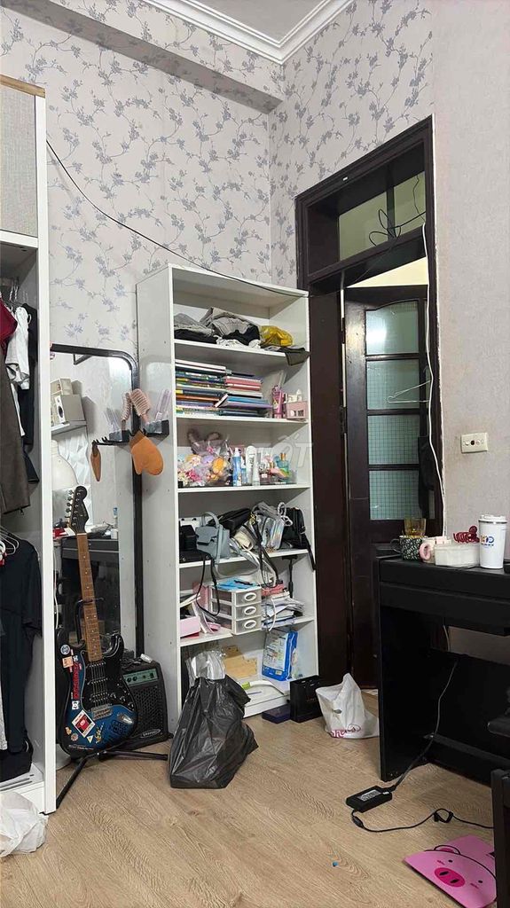 Kệ sách Gỗ Trắng thiết kế đơn giản. Mua bán Tủ, kệ gia đình tại Quận Bắc Từ Liêm Hà Nội được đăng bởi Fng hình 1