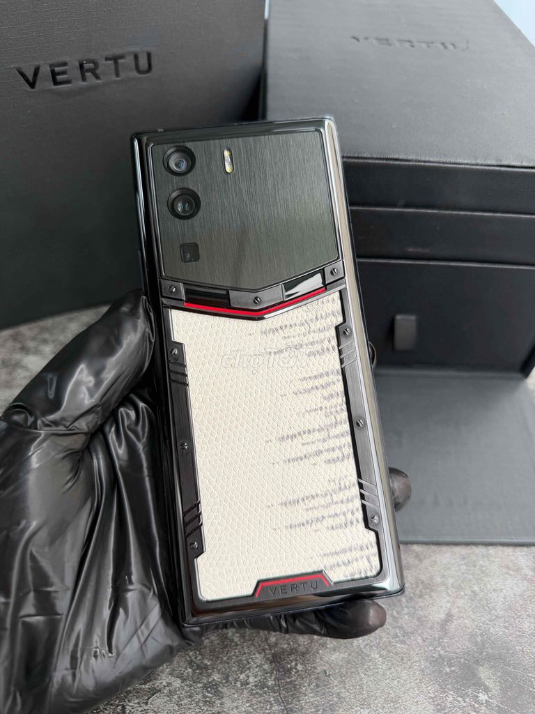 Vertu Meta Gốm Da thằn lằn. Mua bán Điện thoại tại Quận Nam Từ Liêm Hà Nội được đăng bởi Tthu Nguyễn hình 1