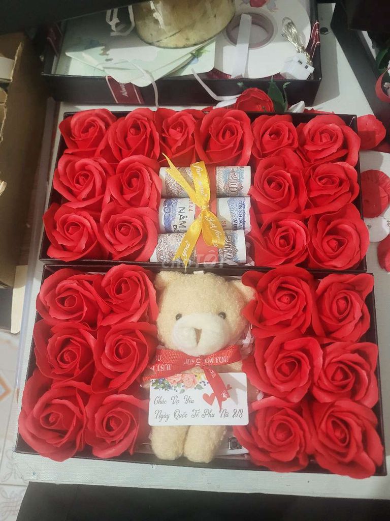 Hộp quà tặng Hoa sáp Đèn LED. Mua bán Sở thích khác tại Quận Cầu Giấy Hà Nội được đăng bởi hahasi hình 1