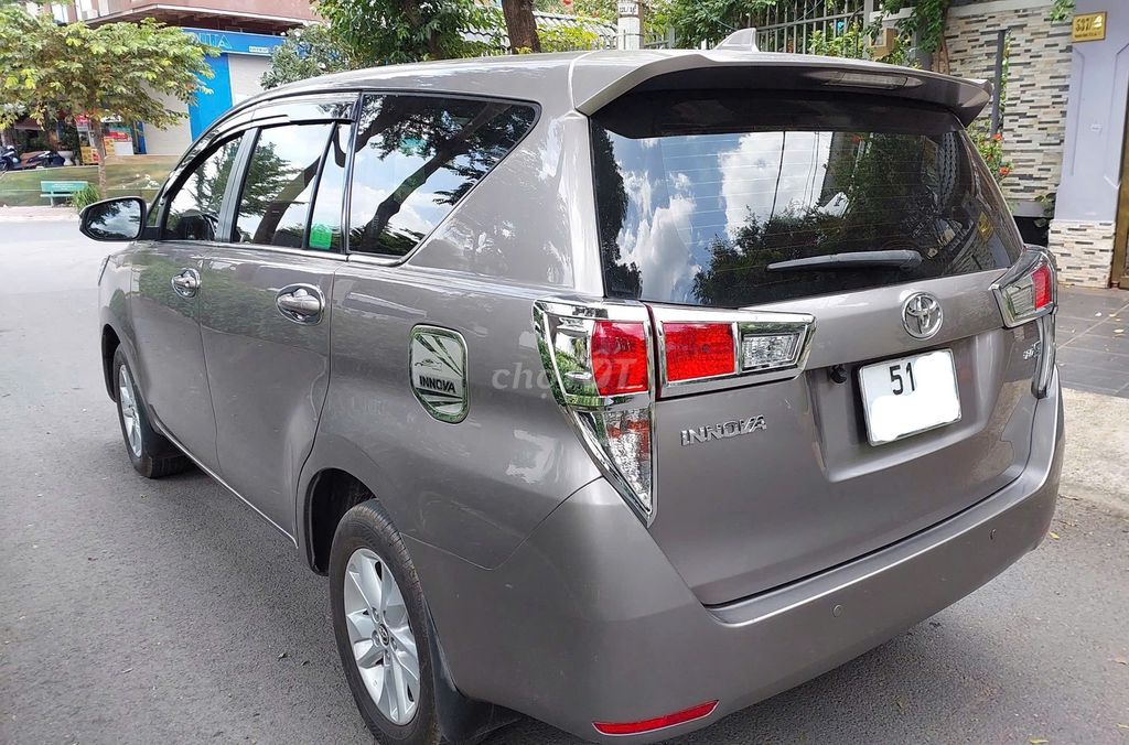 Xe Innova gia đình màu nâu đồng đời 2019. Mua bán Ô tô tại Quận Gò Vấp Tp Hồ Chí Minh được đăng bởi Anh Danh hình 9