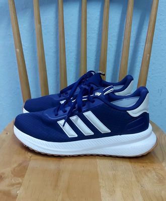 Size 42. Giày Adidas mới 80%. Mua bán Giày dép tại Quận Phú Nhuận Tp Hồ Chí Minh được đăng bởi Minh Nguyen