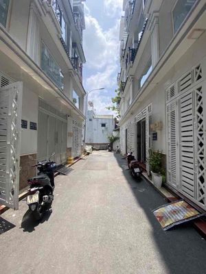 NHÀ 5 LẦU, SỔ HỒNG HOÀN CÔNG CHUẨN, XE HƠI ĐỖ CỬA,4X14M, NHỈNH 8 TỶ. Mua bán nhà ở tại Quận 8 Tp Hồ Chí Minh được đăng bởi hoàng công hùng
