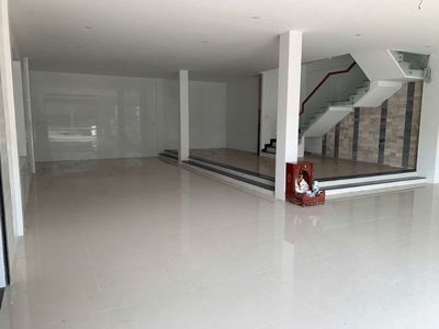 Cho thuê nhà 2 tầng ngang 15m mt Võ Chí Công, hòa xuân. Cho thuê văn phòng, mặt bằng kinh doanh tại Quận Cẩm Lệ Đà Nẵng được đăng bởi trelinh
