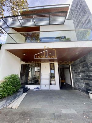 Rent · 5 bd · 250 м² · Quận Ngũ Hành Sơn, ул. Nam Việt Á