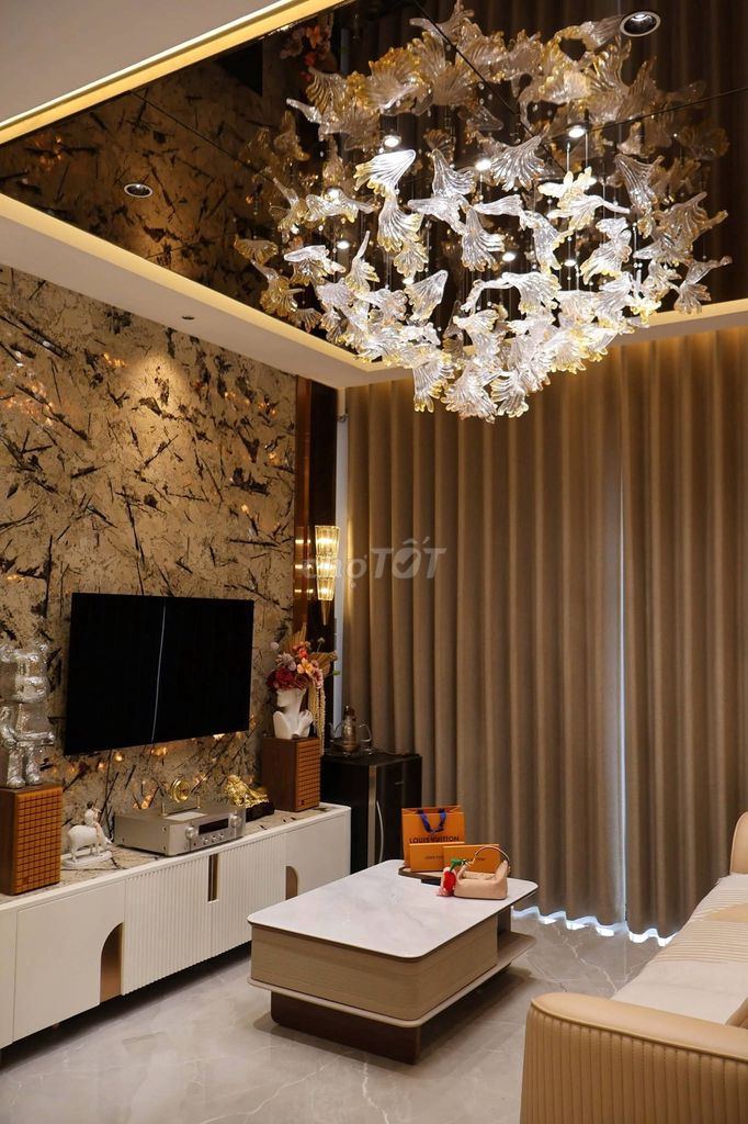 Квартира 2 спальни R1 Vinhomes Ocean Park с мебелью 20 млн