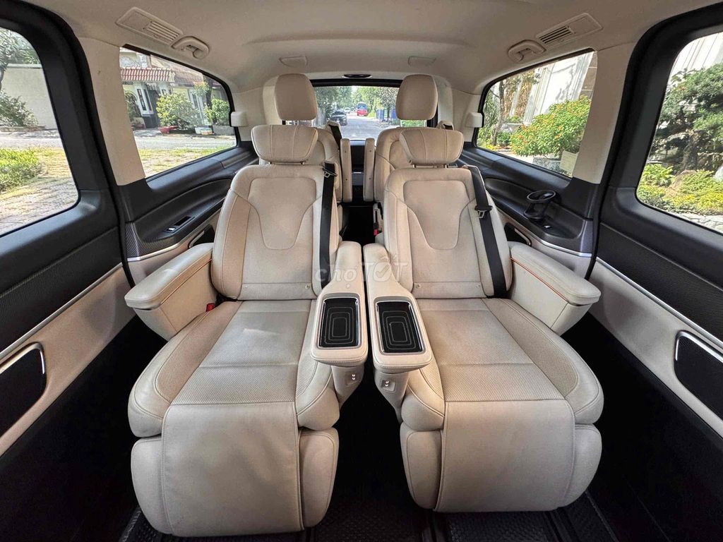 Mercedes Benz V250AMG Model 2023 - Bank 90%. Mua bán Ô tô tại Quận 7 Tp Hồ Chí Minh được đăng bởi PHÁT ĐẠT LUXURY CAR hình 9