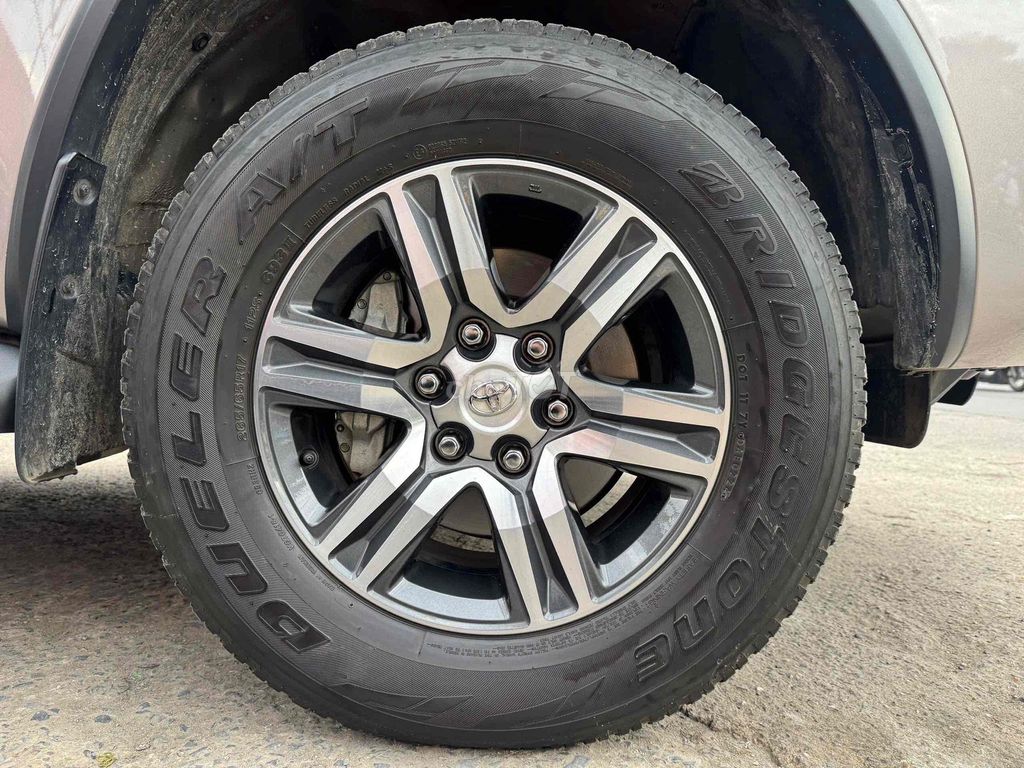 Toyota Fortuner 2024 2.4 AT 4x2 - 40000 km. Mua bán Ô tô tại Thành phố Thủ Đức Tp Hồ Chí Minh được đăng bởi Thy Ôtô Cũ Miền Nam hình 15