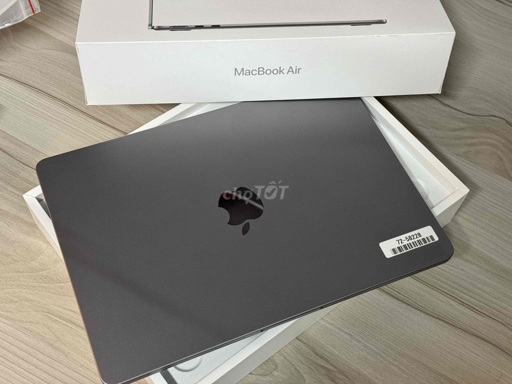 Macbook Air 2022 - 13.6 inch, M2 , Ram 16 GB - 512