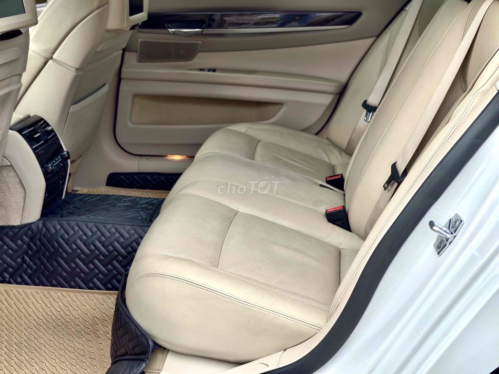 BMW 750Li 2009 nhập Đức, xe zin, bảo dưỡng chuẩn.. Mua bán Ô tô tại Quận Tân Phú Tp Hồ Chí Minh được đăng bởi Nhật Tân hình 4