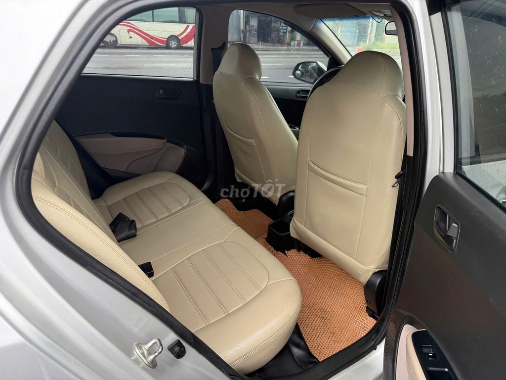 Hyundai i10 2014 số sàn màu bạc. Mua bán Ô tô tại Huyện Yên Khánh Ninh Bình được đăng bởi Đức trí hình 2