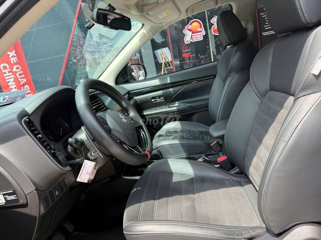 Mitsubishi Outlander CVT 2024 Màu Đen - Odo 16.200. Mua bán Ô tô tại Thành phố Thủ Đức Tp Hồ Chí Minh được đăng bởi Mitsubishi Chính Hãng hình 10