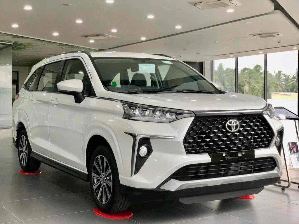 Toyota Veloz Cross Trắng 7 chỗ. Mua bán Ô tô tại Huyện Châu Thành Bến Tre được đăng bởi Thiện hình 1