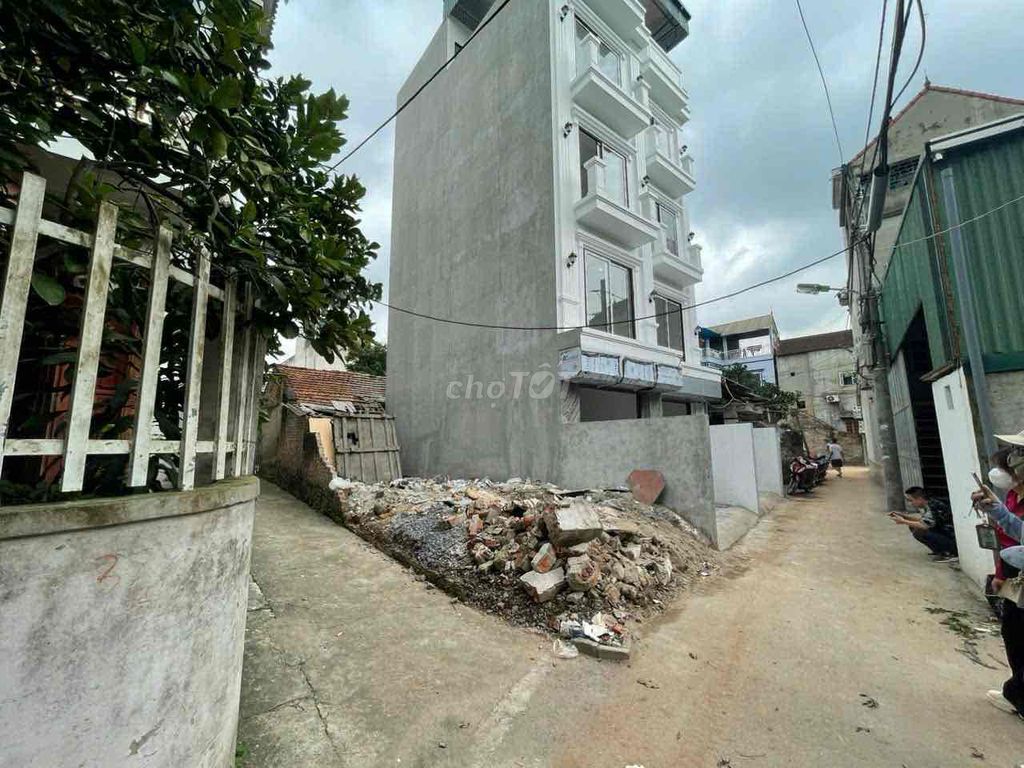 42m đất lô góc Biên Giang, oto vào tận nơi. giá mềm