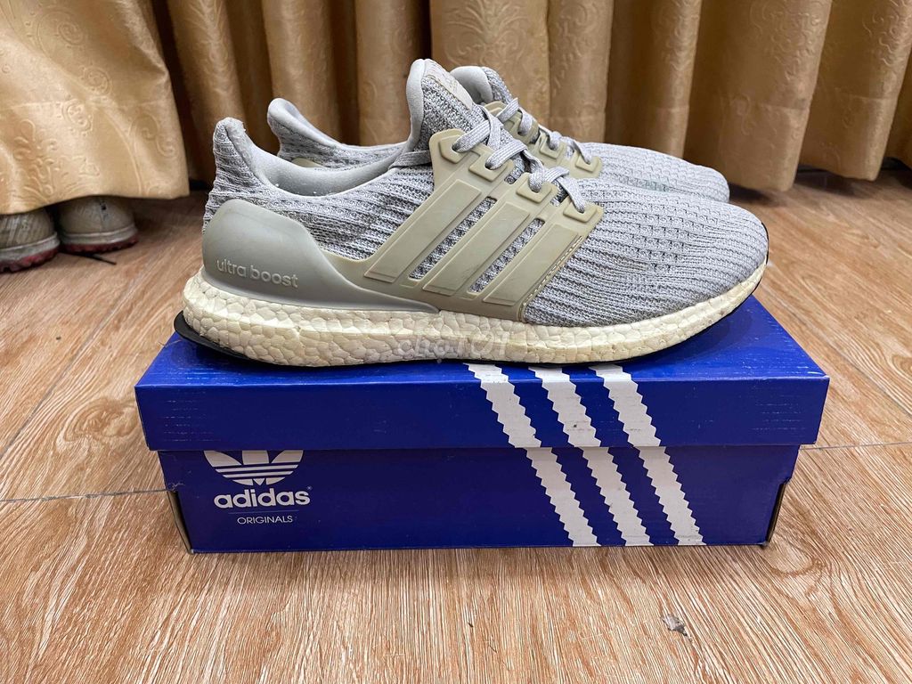 Ultraboost TriperWhite size 42