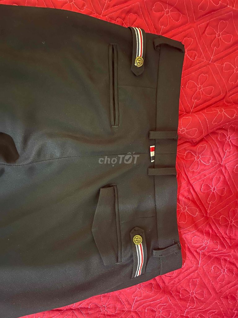 Quần âu Thom Browne Nam Đen size 29. Mua bán Quần áo tại Huyện Văn Chấn Yên Bái được đăng bởi Văn Hà hình 1