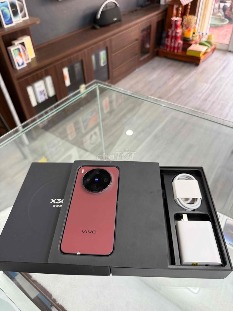 Vivo X300 256GB Đỏ full box sạc 24L nhận GL. Mua bán Điện thoại tại Quận Cầu Giấy Hà Nội được đăng bởi Luyệnnn hình 1