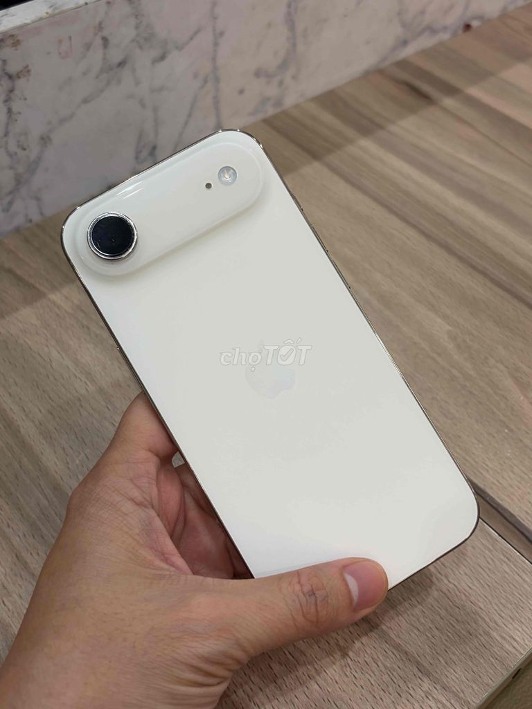 Apple iPhone 17 Air Gold. Mua bán Điện thoại tại Quận Thanh Xuân Hà Nội được đăng bởi quỳnh chi hình 1