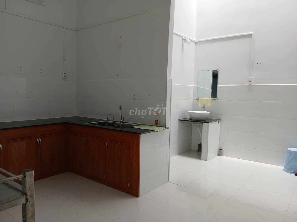 Cho thuê nhà KDC Bên Sông, Hiệp Bình Chánh 12tr 3pn 170m2