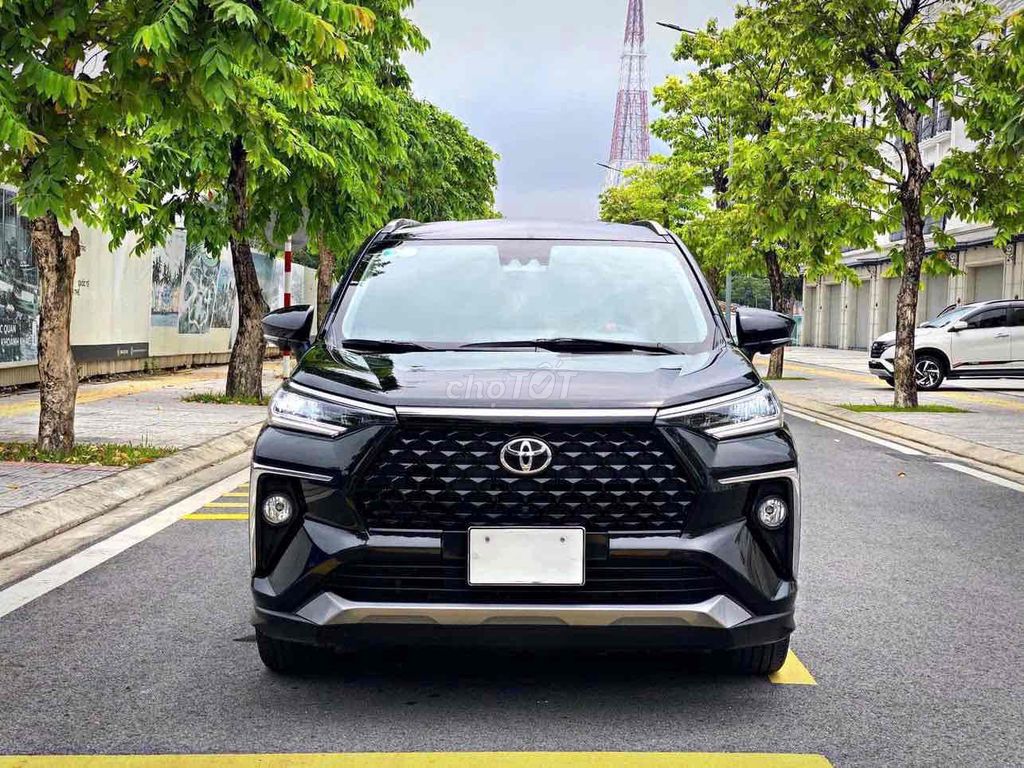 Toyota Veloz Top 2026 полная черная версия