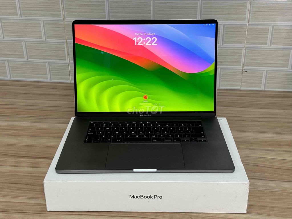 Macbook Pro 2019 - 16 inch , i9 / 32 / 512 gb