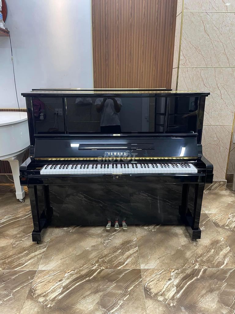 Piano Yamaha YUX series 3372232 sản xuất 1981.