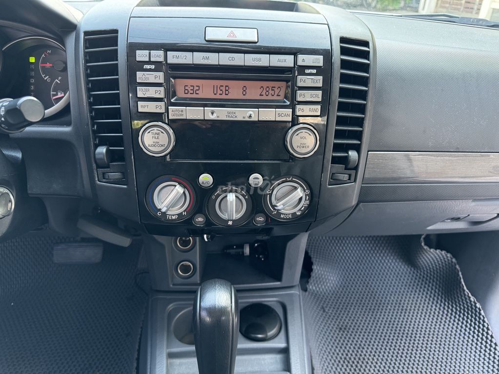 Ford Everest 2014 Limited 4x2 - siêu mới. Mua bán Ô tô tại Quận Long Biên Hà Nội được đăng bởi Mr. Đại mua bán ô tô hình 12