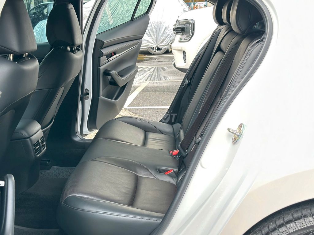 Mazda 3 1.5 Luxury 2023 -30000 km -579tr. Mua bán Ô tô tại Thành phố Dĩ An Bình Dương được đăng bởi Siêu Thị Ô Tô Bình Dương  hình 12