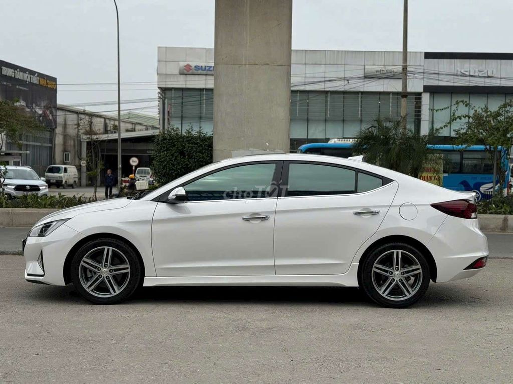 Elantra 2019 bản cao Sport 1.6 AT - 81000 km. Mua bán Ô tô tại Quận Hà Đông Hà Nội được đăng bởi Đoàn Phương Ô tô Cũ hình 4