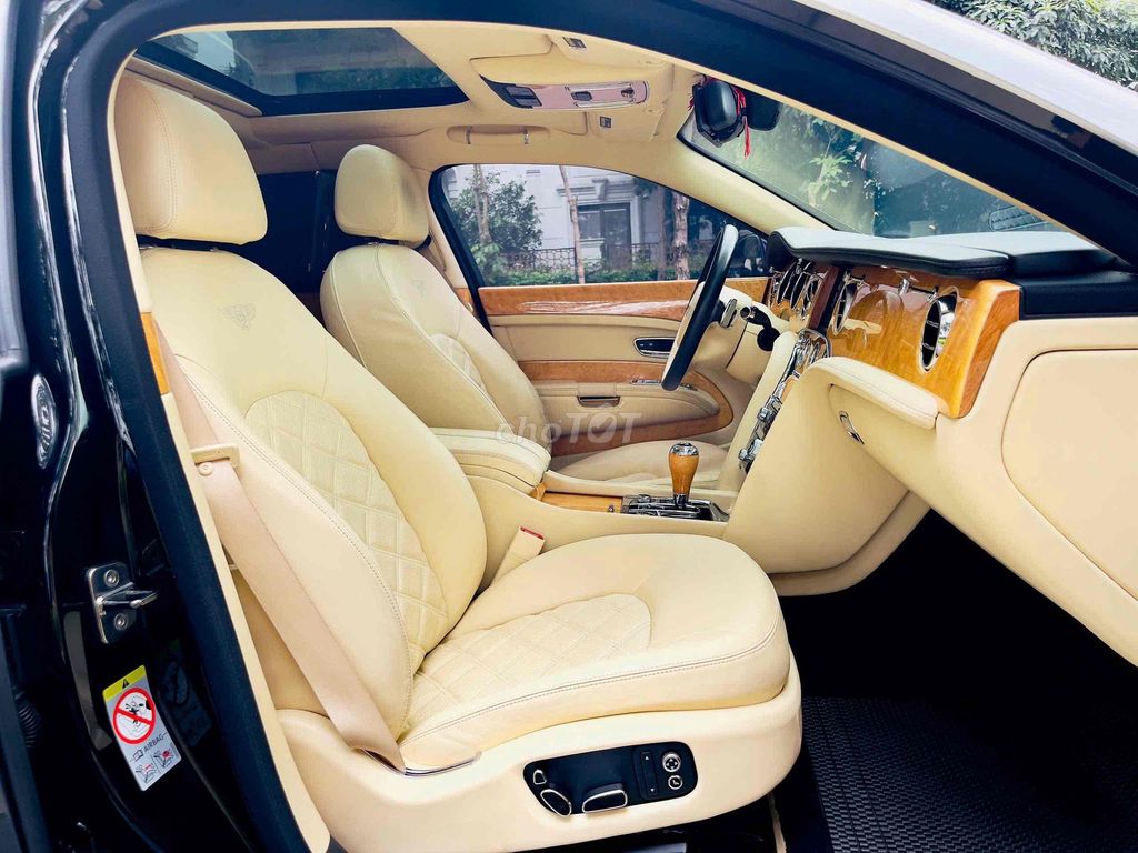 Bentley Mulsanne 6.8 V8 sản xuất 2014 siêu đẹp. Mua bán Ô tô tại Quận Hoàng Mai Hà Nội được đăng bởi Mr Tài hình 9