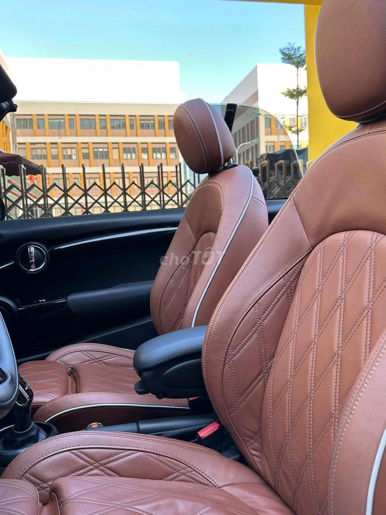 MINI Cooper S mui trần sx 2018 siêu đẹp. Mua bán Ô tô tại Quận Cầu Giấy Hà Nội được đăng bởi Cao Quý hình 13