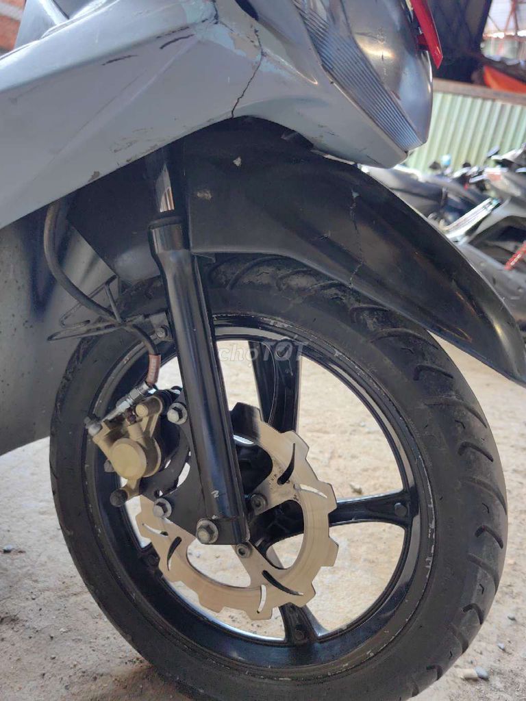Yamaha Luvias Xám đỏ. Mua bán Xe máy tại Quận Tân Bình Tp Hồ Chí Minh được đăng bởi Trung hình 8