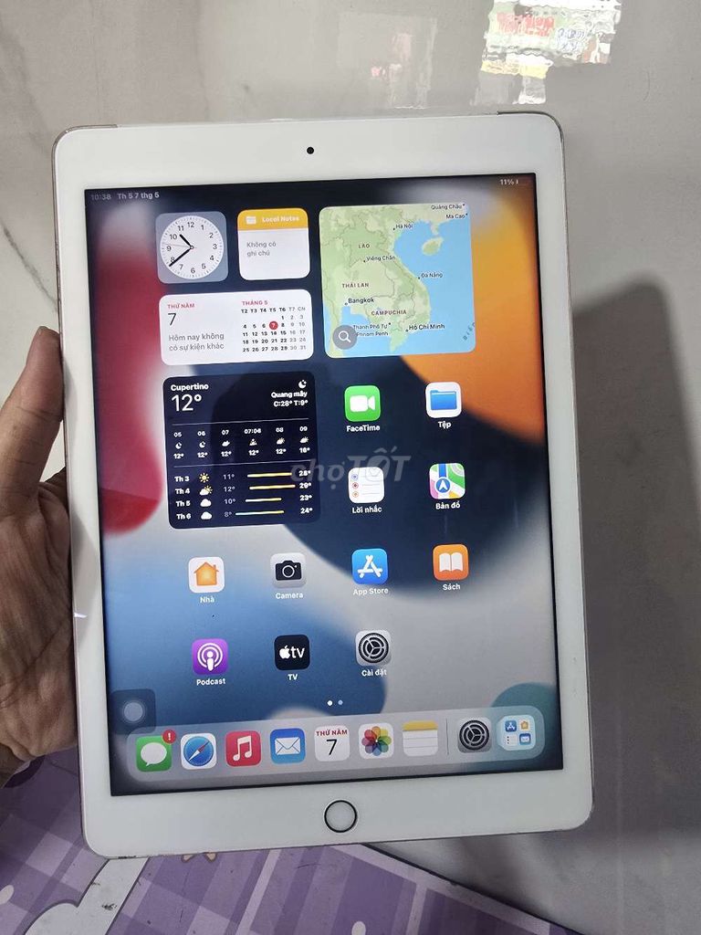 iPad Air 2 LTE 64GB gold zin full. Màn tối góc. Mua bán Máy tính bảng tại Quận 12 Tp Hồ Chí Minh được đăng bởi Cầm Đồ Thanh Lý hình 1