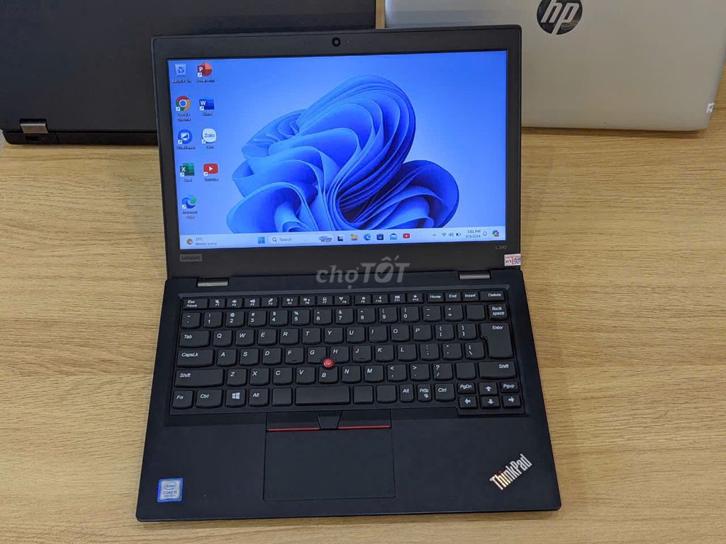 Thinkpad L390: Chip: i5 8265U RAM: 8GB SSD: 256GB