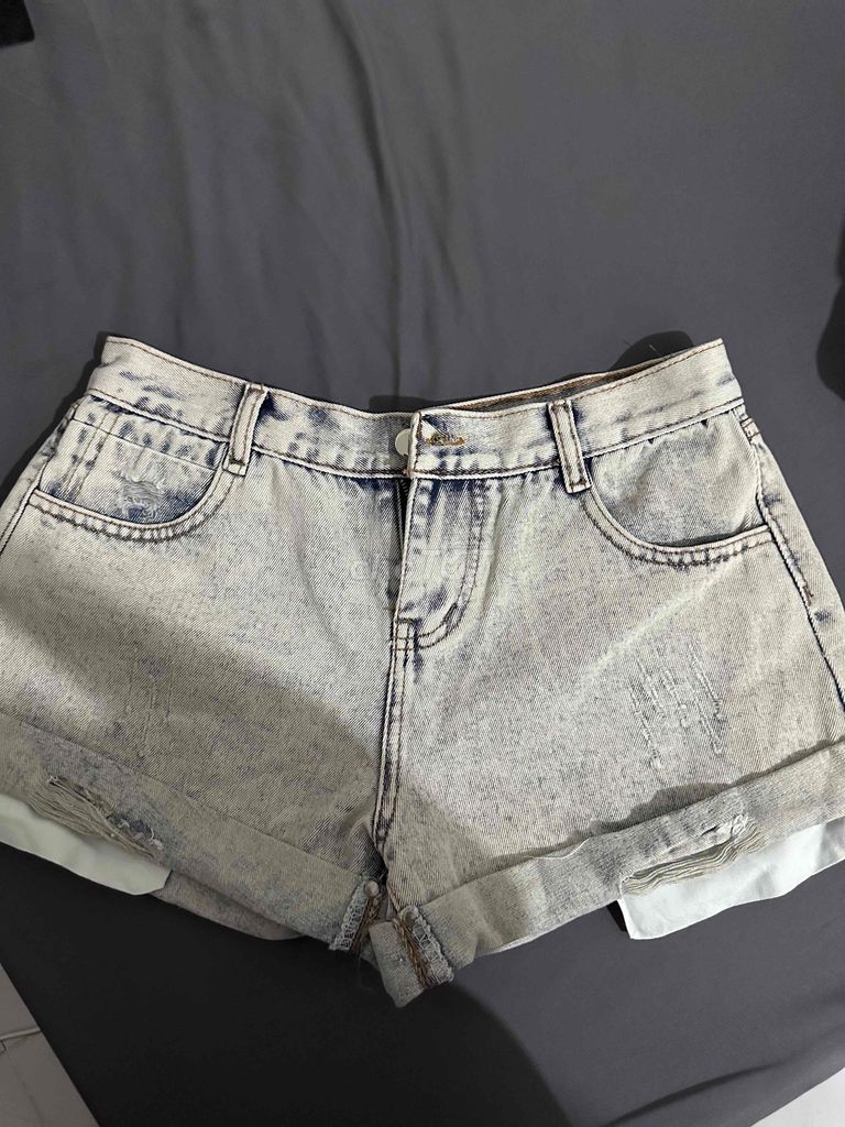 Quần đùi nữ Xanh bạc size L. Mua bán Quần áo tại Quận 11 Tp Hồ Chí Minh được đăng bởi Châu Pha hình 1