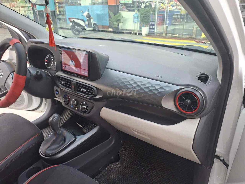 Hyundai i10 2023 Số tự động Trắng. Mua bán Ô tô tại Quận 12 Tp Hồ Chí Minh được đăng bởi văn nhi hình 4