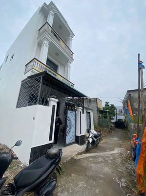 Cho thuê nhà mới Nguyên căn Ngã 3 Tân Kim, có nội thất. Cho thuê nhà ở tại Huyện Cần Giuộc Long An được đăng bởi ND Trang Anh
