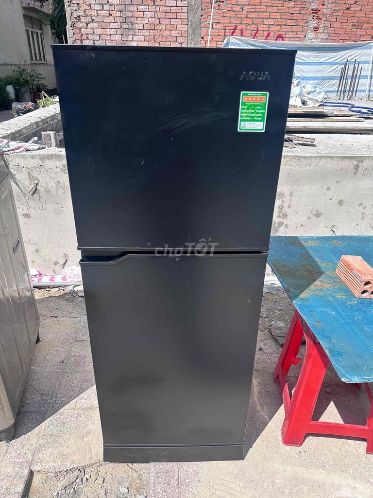 thanh lí tủ aqua đời cao 130 lít màu đen nhám ạ. Mua bán Tủ lạnh tại Thành phố Dĩ An Bình Dương được đăng bởi Điện Máy Hoàn Phát hình 1