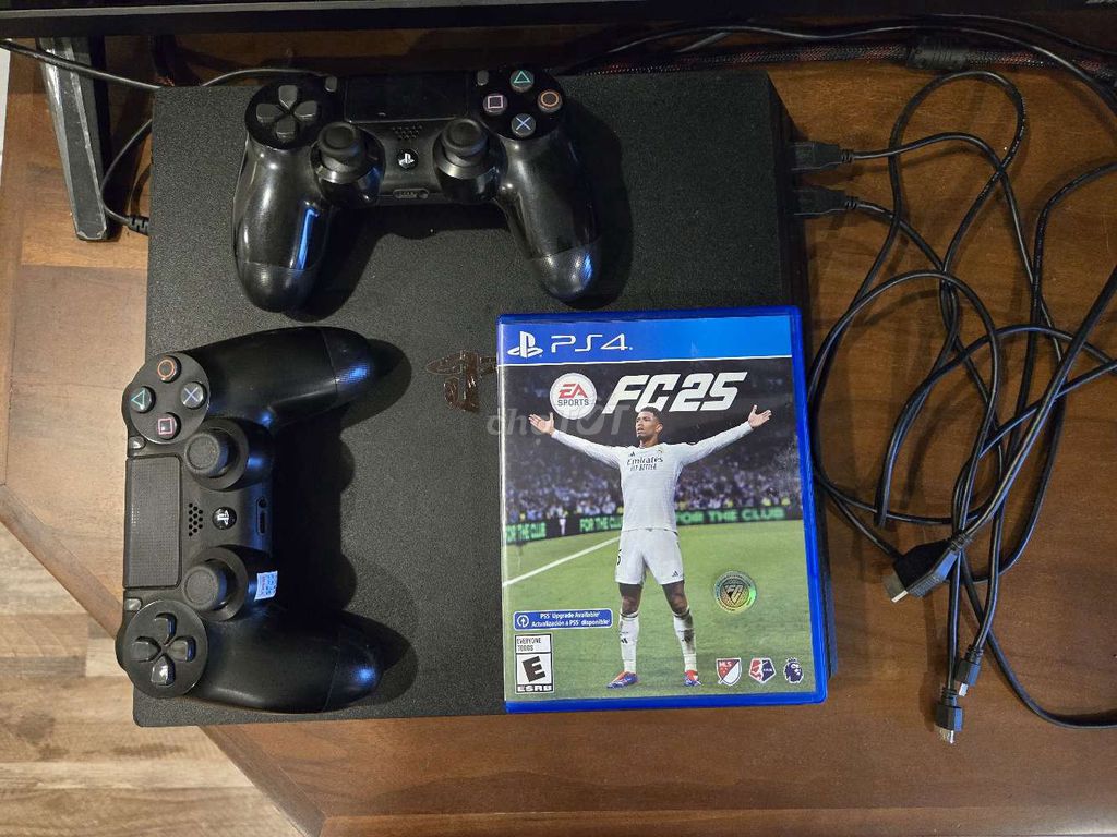 Thanh lý PS4 Pro CUH-7200 1TB kèm tay. Mua bán Thiết bị chơi game tại Quận Cầu Giấy Hà Nội được đăng bởi Hieu hình 1