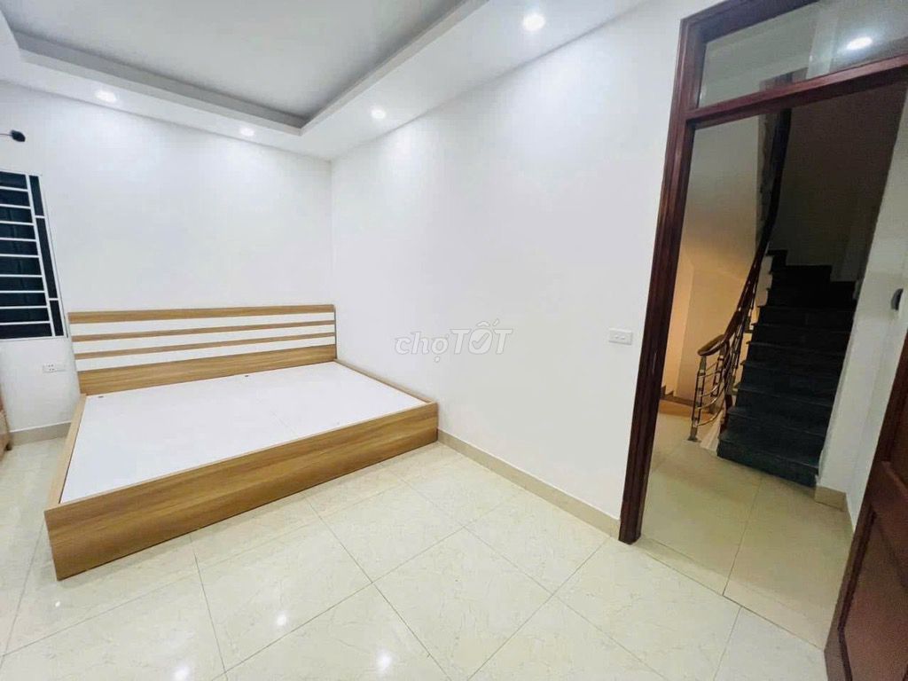 Bán nhà dân xây phố Gia Quất Long Biên, 3.5 tầng, gần ô tô. Mua bán nhà ở tại Quận Long Biên Hà Nội được đăng bởi Thúy Long Biên hình 4