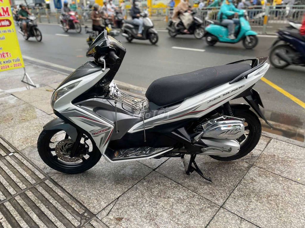 Honda air blade FI 2014 mới 90% bs 84 chính chủ