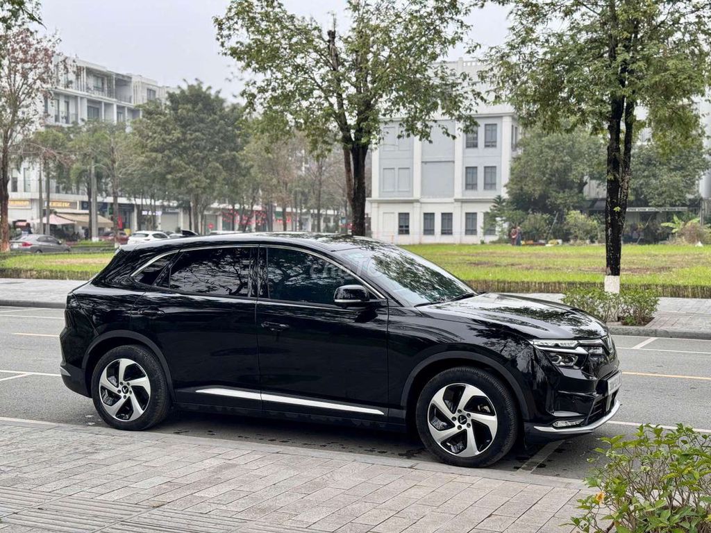 VinFast F8 Eco 2023, черный, 50000 км