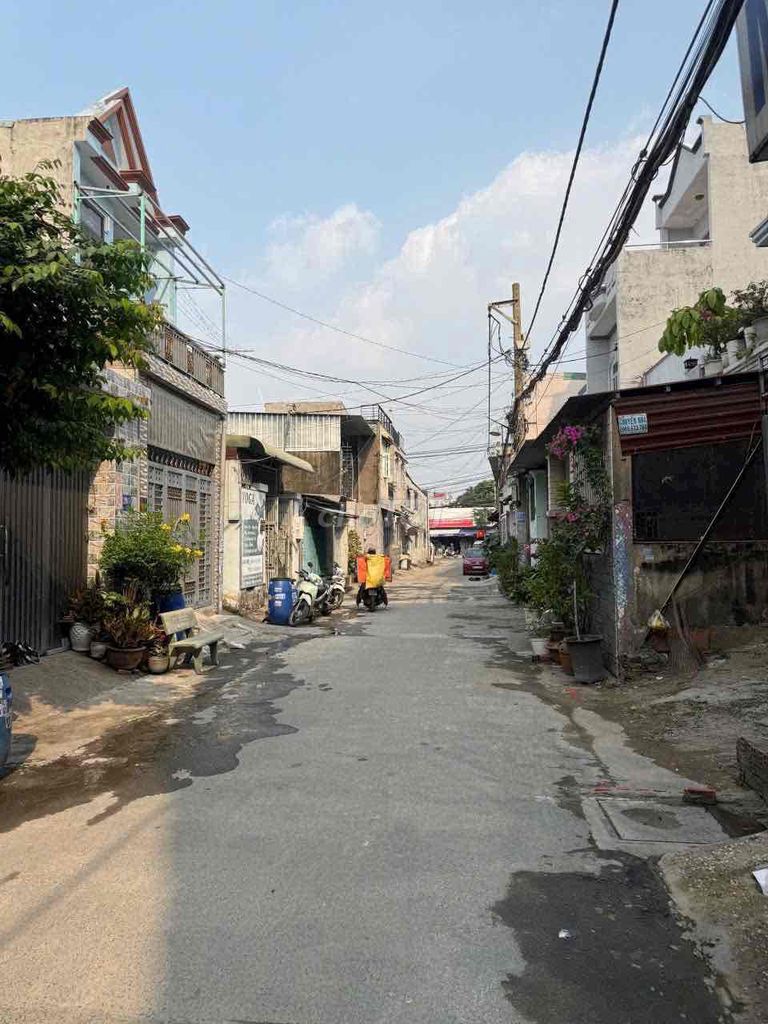 Bán khách sạn 12 phòng 1/ lê văn khương quận 12 Đường Lê Văn Khương, Phường Tân Thới Hiệp, Quận 12, Tp Hồ Chí Minh Quận 12 Tp Hồ Chí Minh