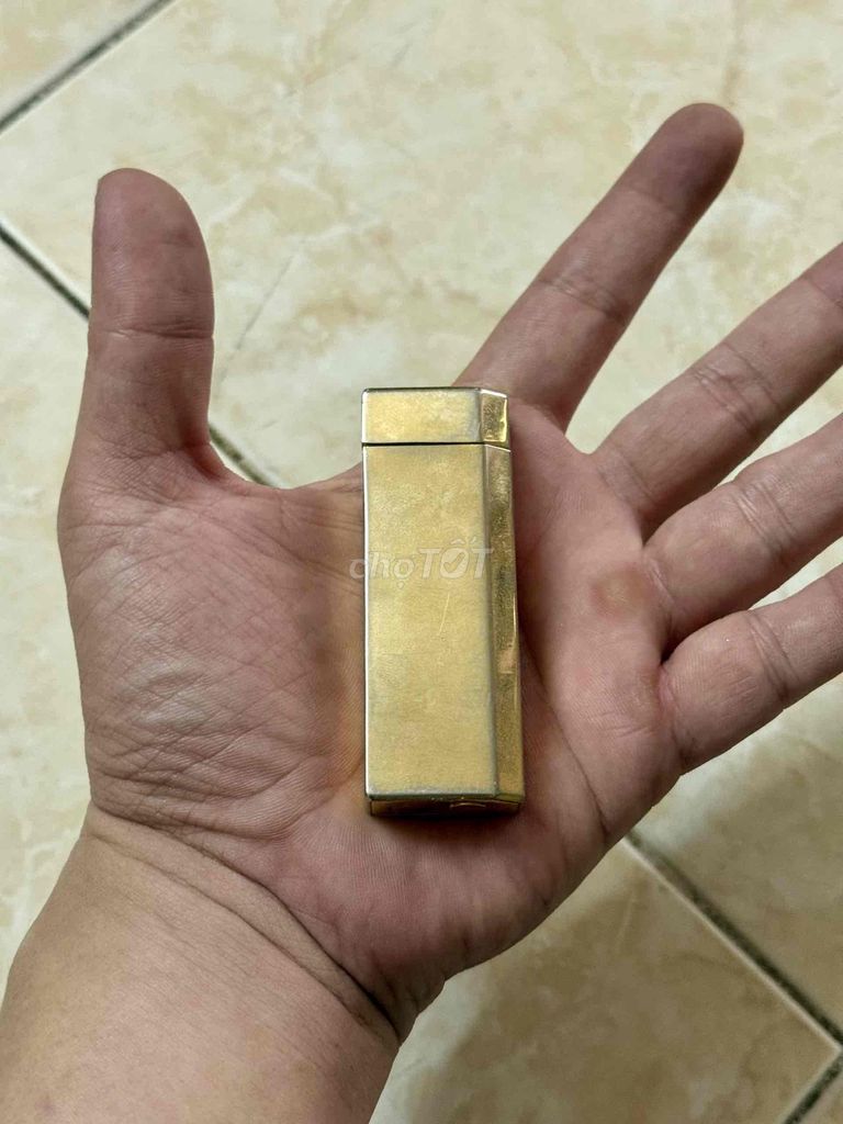 Bật lửa Cartier Kim loại Vàng Zin fullbox. Mua bán Đồ sưu tầm, đồ cổ tại Quận Bình Thạnh Tp Hồ Chí Minh được đăng bởi Phan Nhật Thắng hình 1